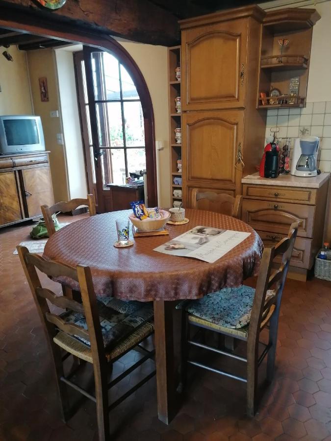 Sam Bott Bed & Breakfast Chambon-sur-Voueize Exterior photo